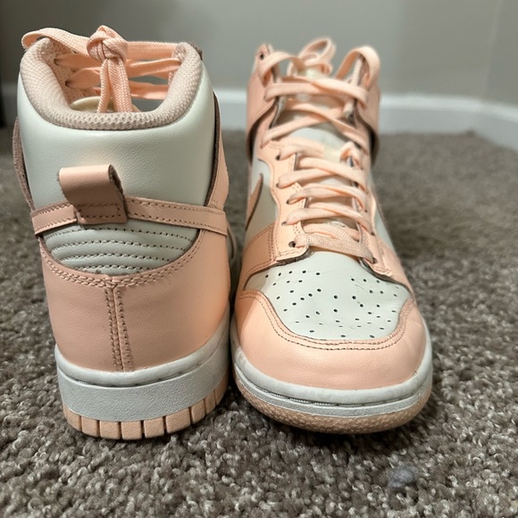 Nike Dunk High "Crimson Tint" - Picture 5 of 6